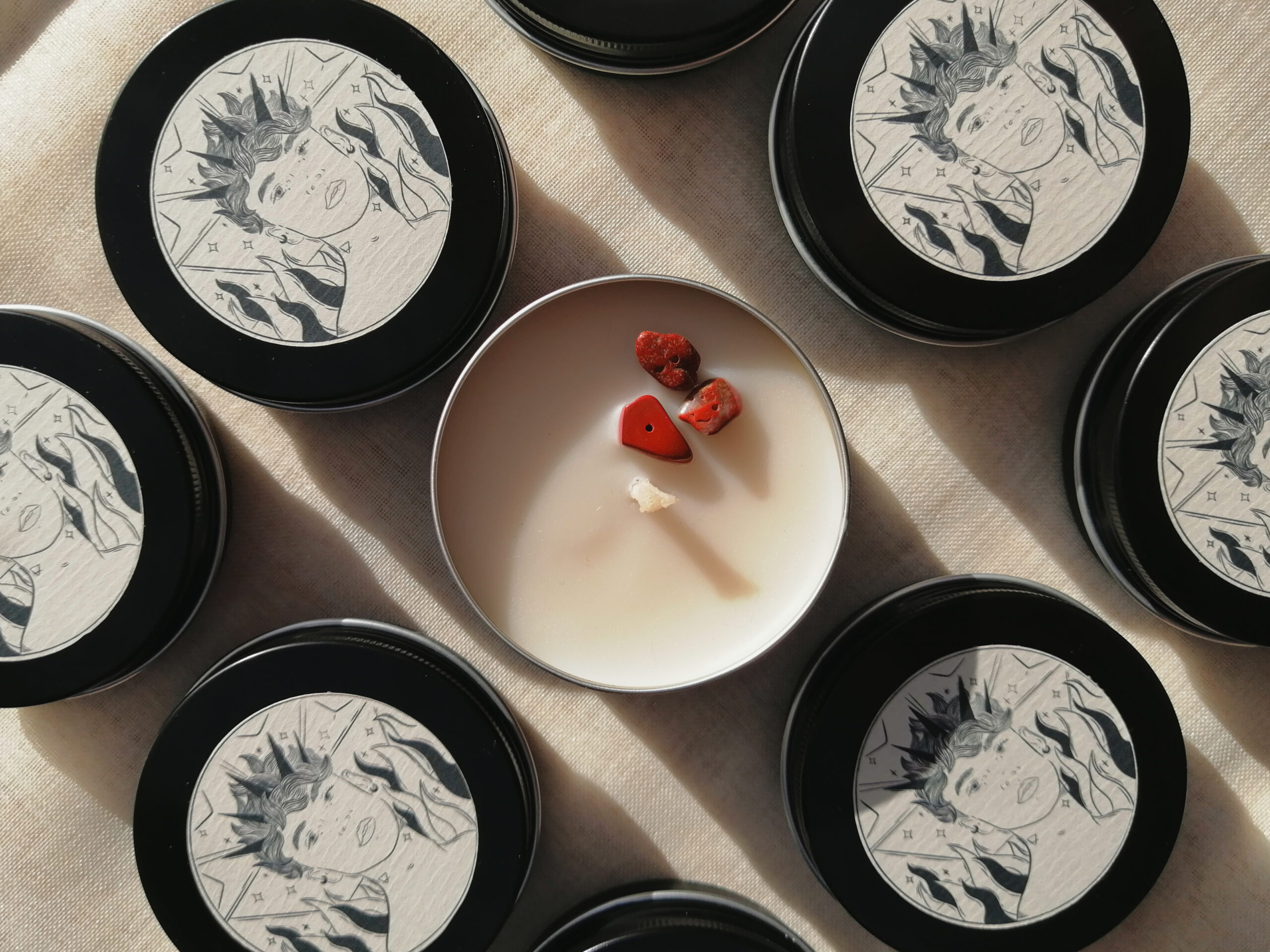 Fuego – Vela aromática para la fuerza, vitalidad y pasión | Ámbar & Mandarina.